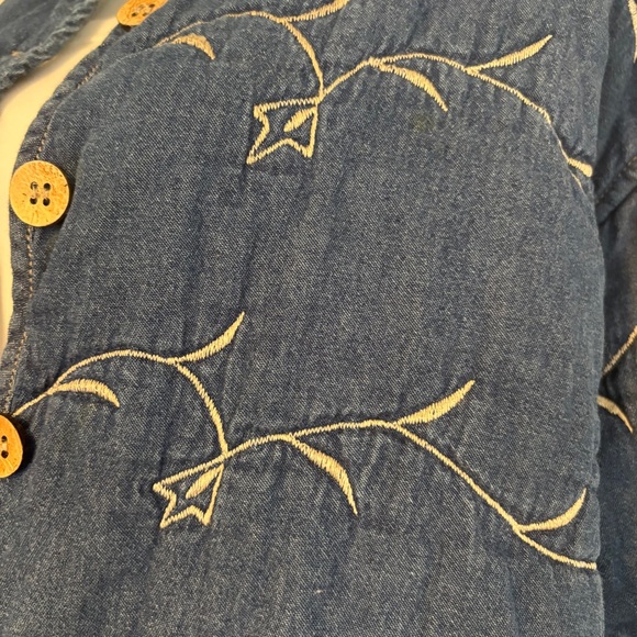 Life Styles‎ Womens Blue Chambray Jacket Size Medium Embroidered Padded Buttons - Picture 4 of 6
